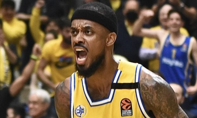 Maccabi rides Zo wave in 4th to notch win over EFES