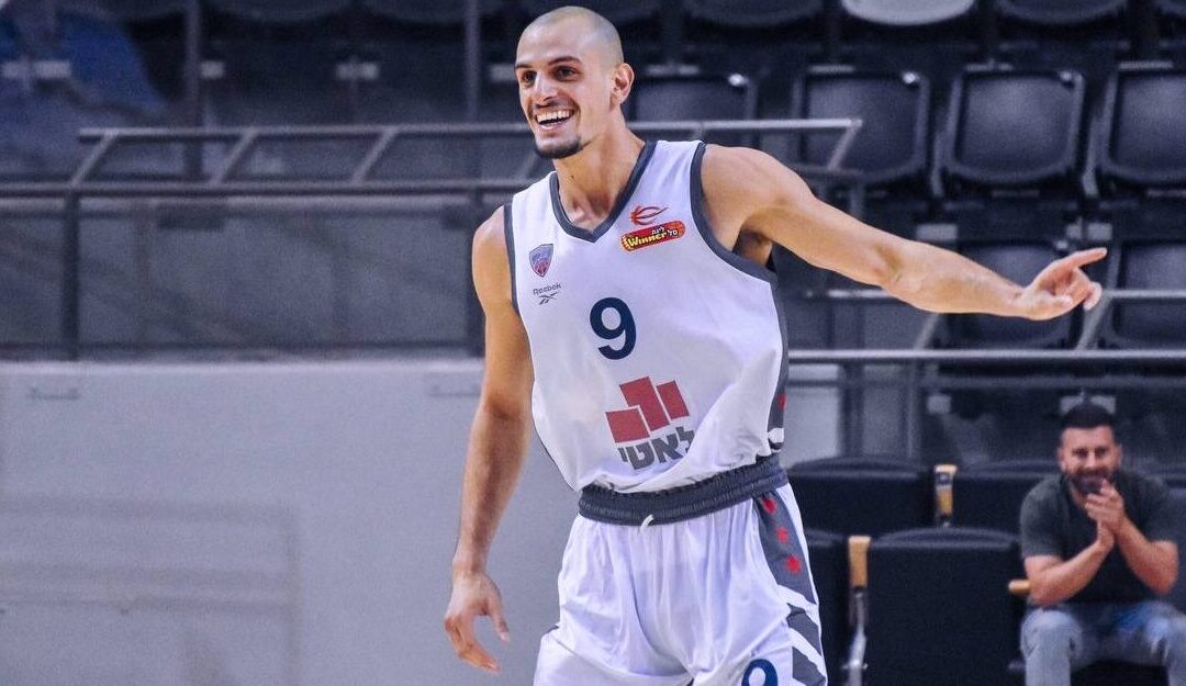 המכנה המשותף במשחקים של קריית אתא, מה אוהדי התל אביביות יכולות ללמוד מקבוצות הפריפריה והכוכב שנתן לי נעל למזכרת