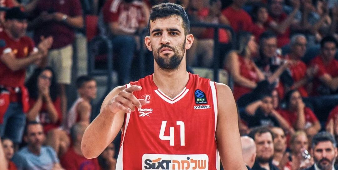 “Our hope is that the victory made everyone feel a bit better during these terrible days” Ginat leads Hapoel to win