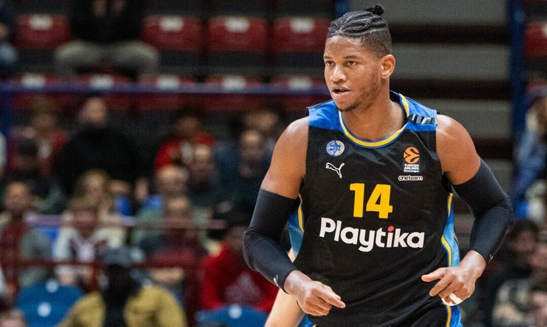 Maccabi Tel Aviv tops Milano as Brown and Rivero star