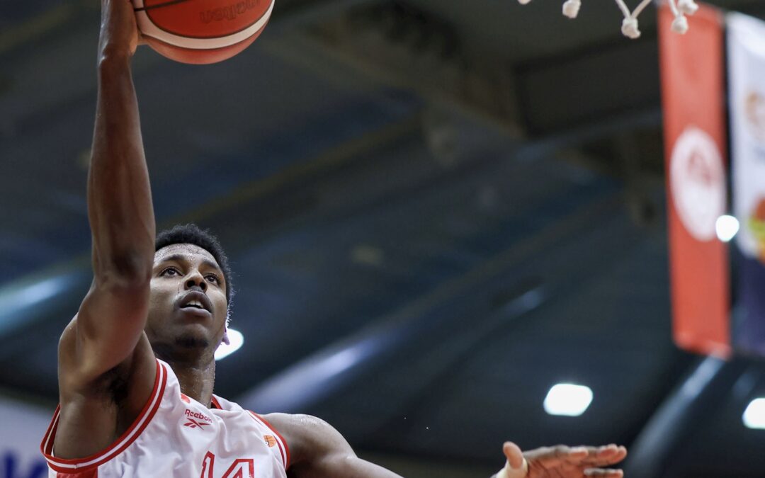 Hoard stars as Hapoel Tel Aviv crushes Hapoel Beer Sheva, pre-game ceremony marred