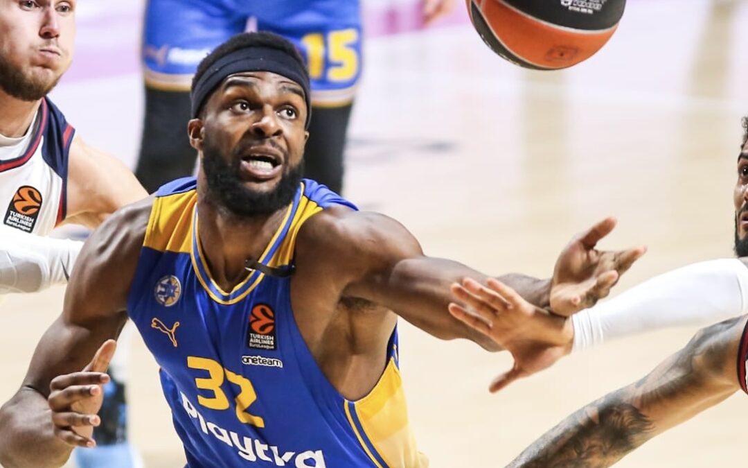 Maccabi Tel Aviv keeps eye on ball to take win over Baskonia