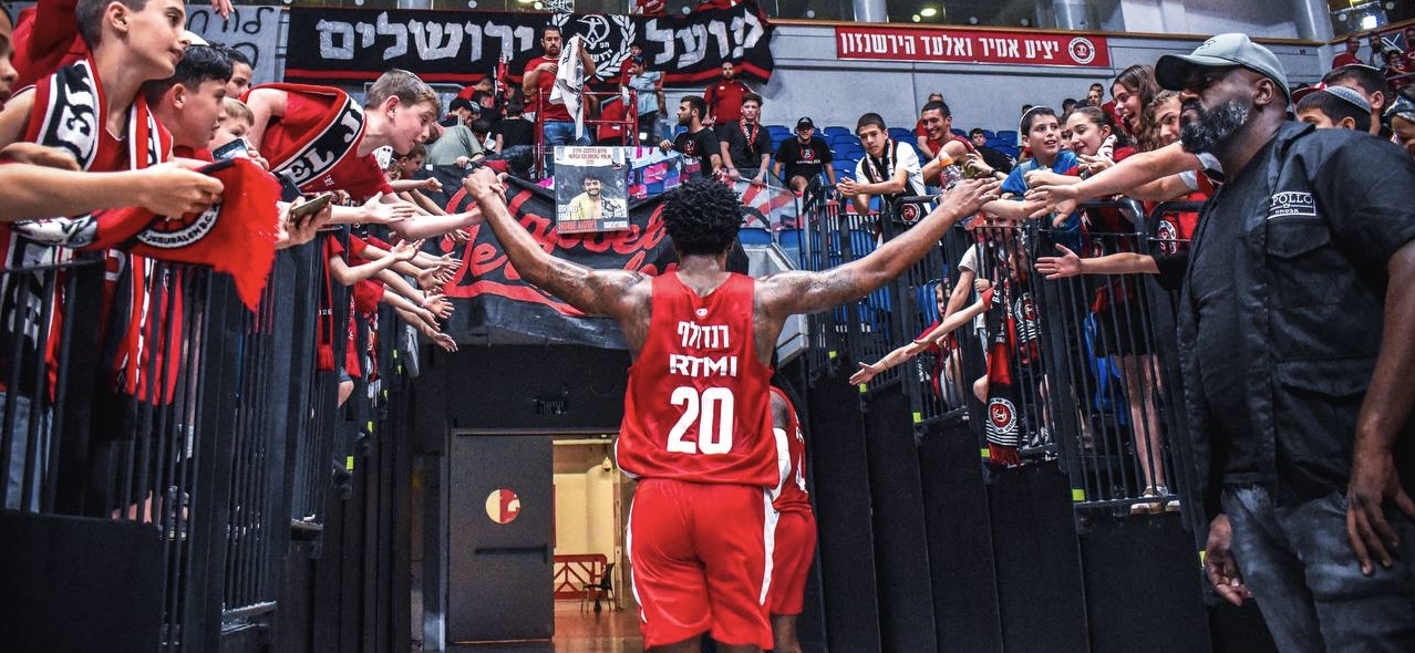 Hapoel Jerusalem sinks Eilat 103-85 as Randolph stars, Dovrat returns