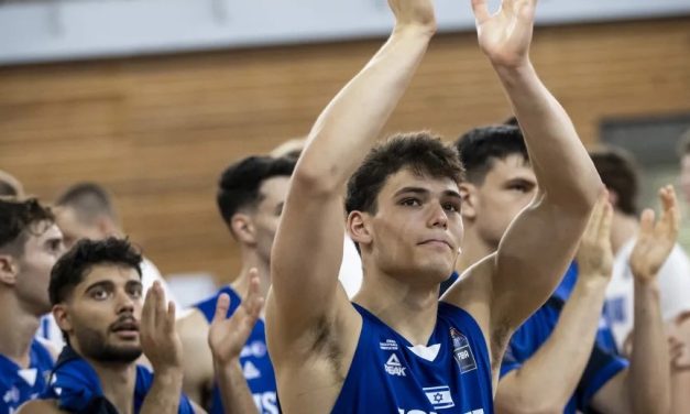 Mayer and Israel roll over Finland 88-69, move to 2-0 at U20 European Championship