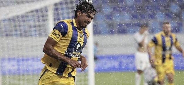 Peretz brace gives Maccabi Tel Aviv 3-1 win over Dynamo Kyiv in Europa League Playoff Round 1st leg action