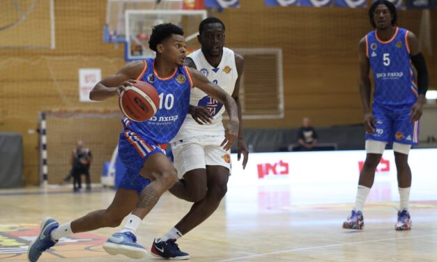 סיימה במקום ה-11 בגביע ווינר: מכבי רמת גן הביסה 53:81 את מכבי רעננה