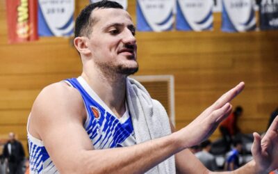 הרצועה הצולבת עצרה את אחד הסנטרים הישראלים הטובים ביותר. כעת הוא מחפש קבוצה