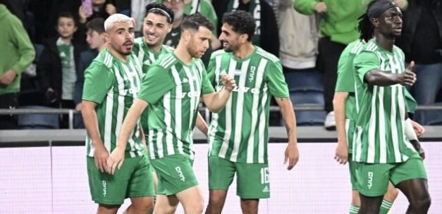 The Carmel is painted Green as Maccabi blanks Hapoel 2-0 in Haifa Derby