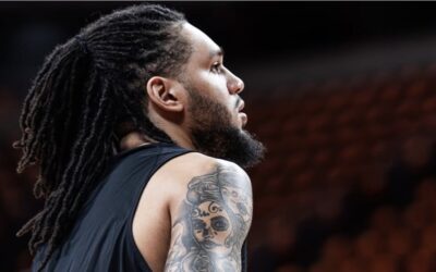 16 לעמנואל שארפ בהפסד השלישי של יוסטון העונה