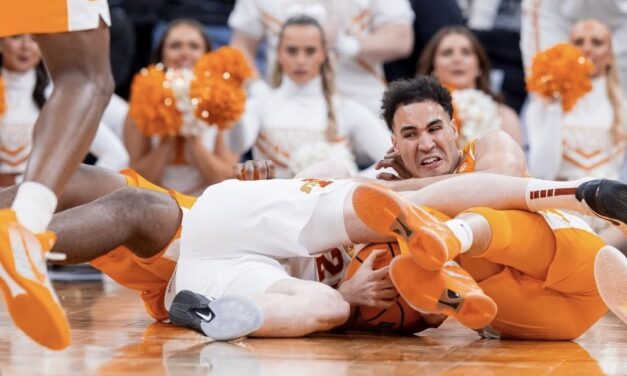 בורג לא קלע, טנסי הודחה בעקבות תבוסה למישיגן