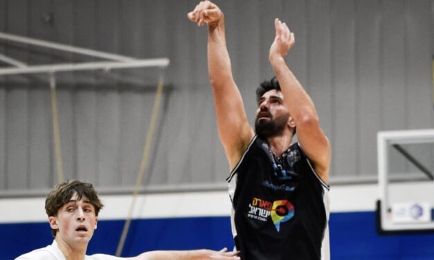 בנבחרת הקדטים הוא שמר על סופו. בגיל 41 הוא רק משתבח בכדורסל הישראלי