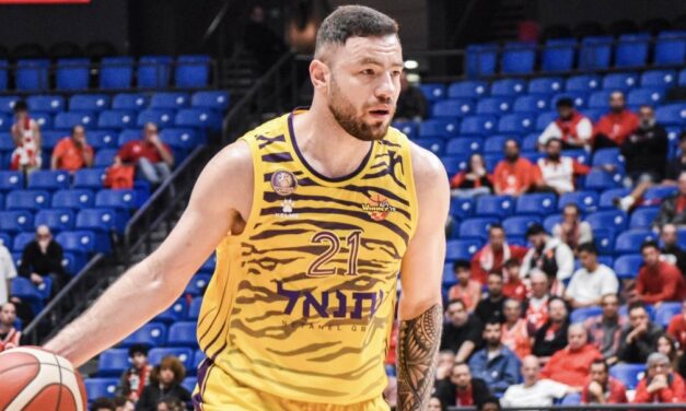 שיא קריירה לארצי וניצחון בכורה לקרוניץ' ב-86:96 של חולון בחוץ מול ב"ש