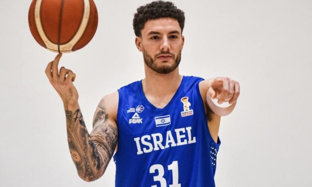 נועם יעקב התחייב למכללת יוטה, ומכוון קודם לדראפט הקרוב