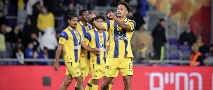 Maccabi Tel Aviv pounds Hapoel Petach Tikva as Asante bags brace
