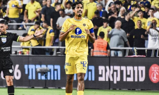 Peretz brace leads Maccabi Tel Aviv over Maccabi Haifa in Israeli Classico