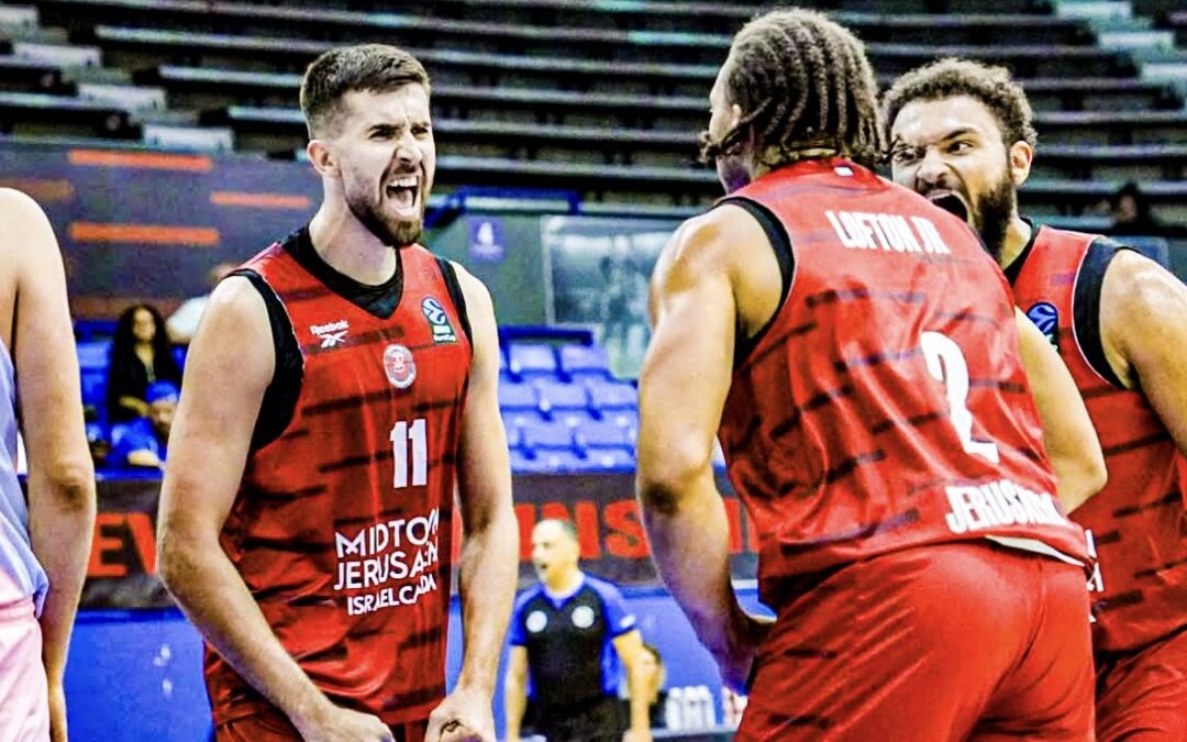 Lofton and Smith Shine as Hapoel Jerusalem Rolls Past Rostock