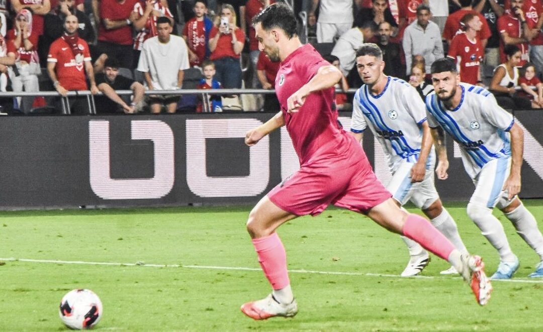 Altman’s Late Penalty Lifts 10-Man Hapoel Tel Aviv Past Ironi Tiberias